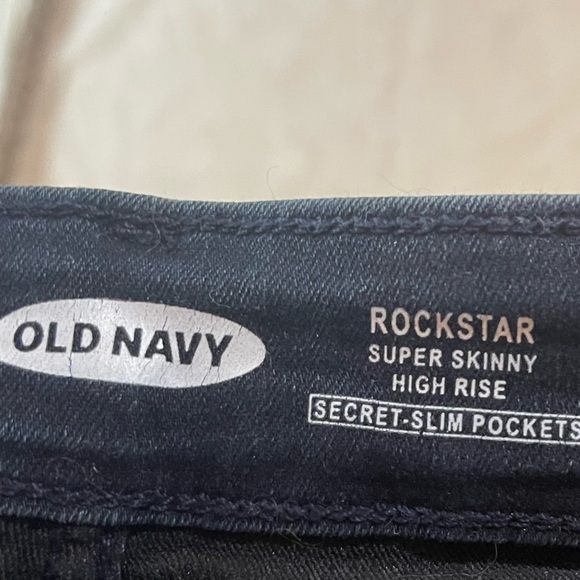 Old Navy Rockstar High-Rise Skinny Jean - Picture 4 of 4
